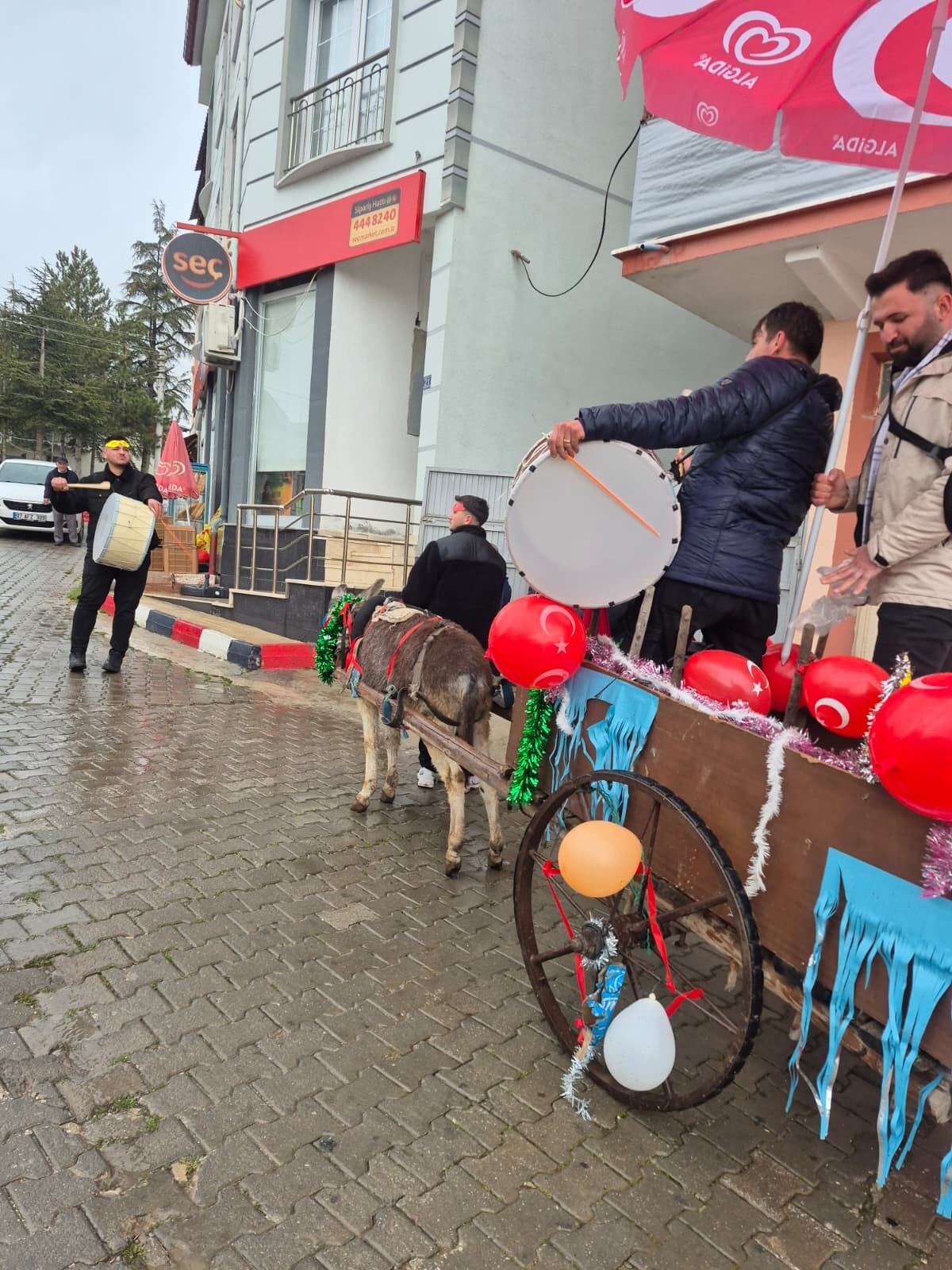 Asırlık Gelenek Hayat Buldu Eşek Arabasıyla Bahşiş Turu (4)