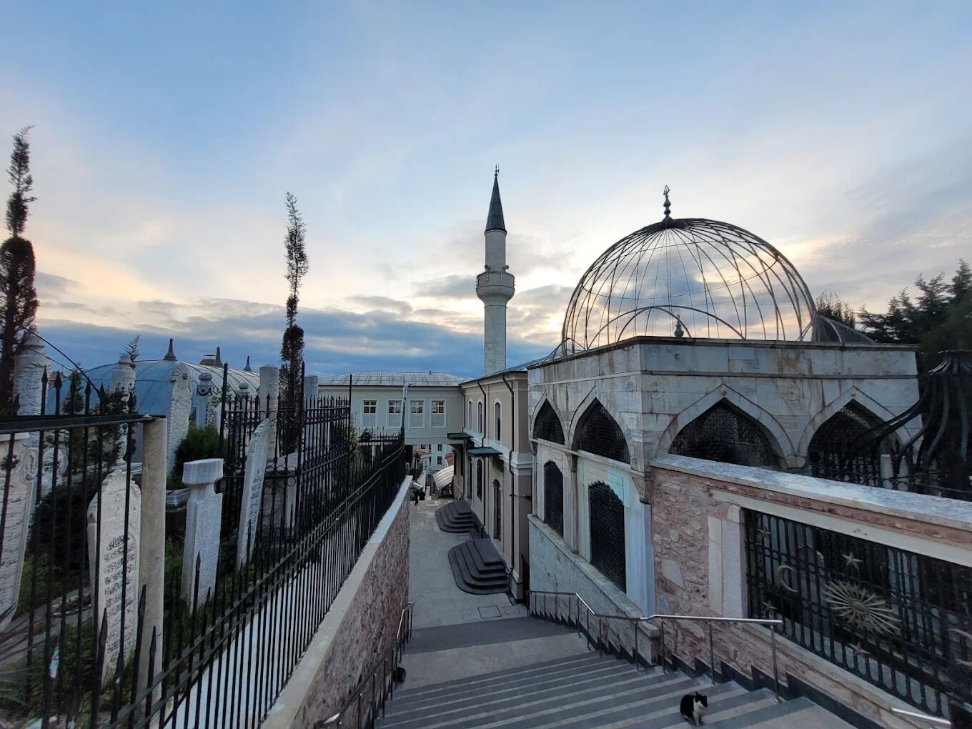 Aziz Mahmud Hüdayi Türbesş