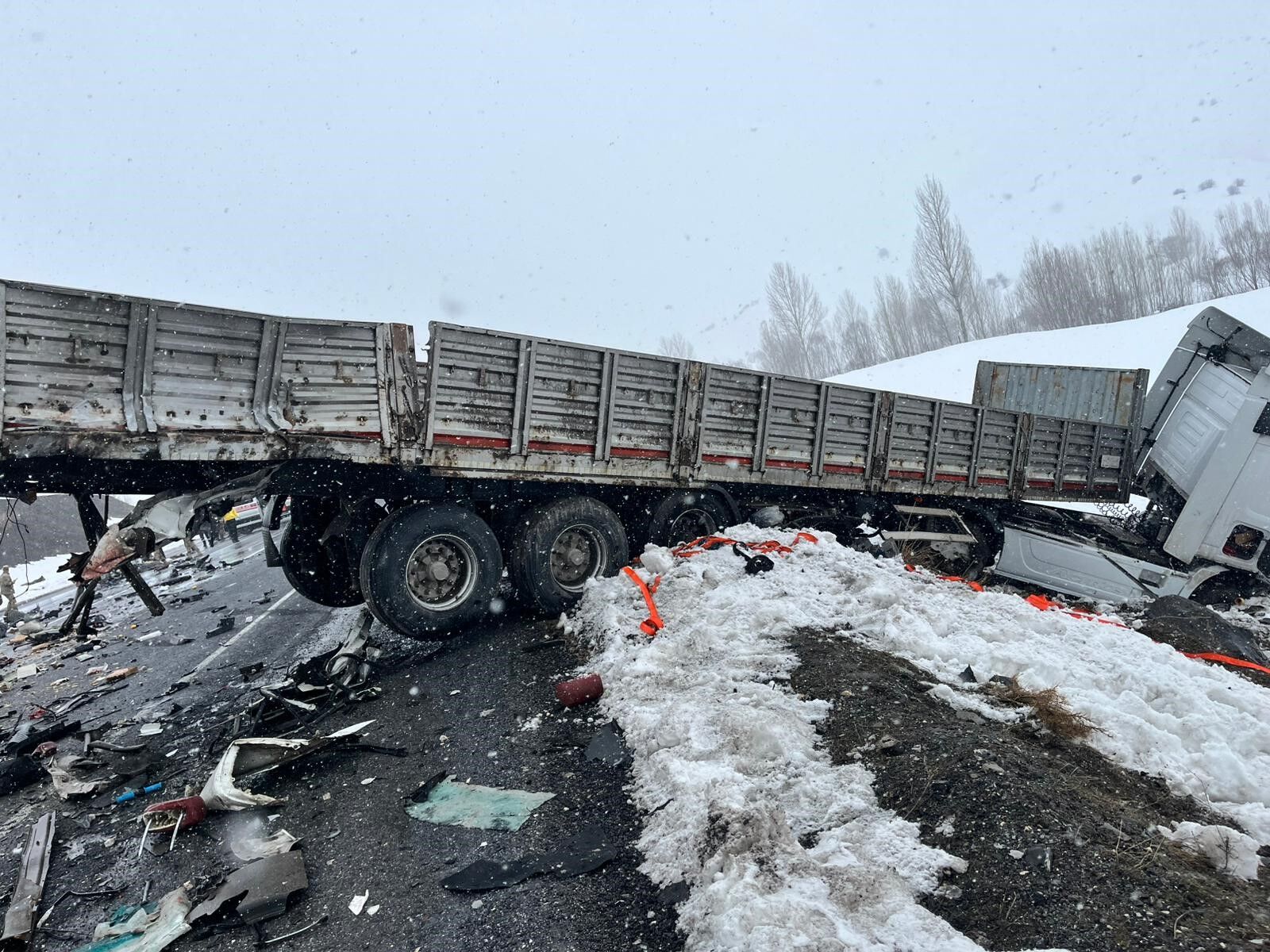 Bitliste Feci Kaza Bir Aileyi Hayattan Kopardi 2