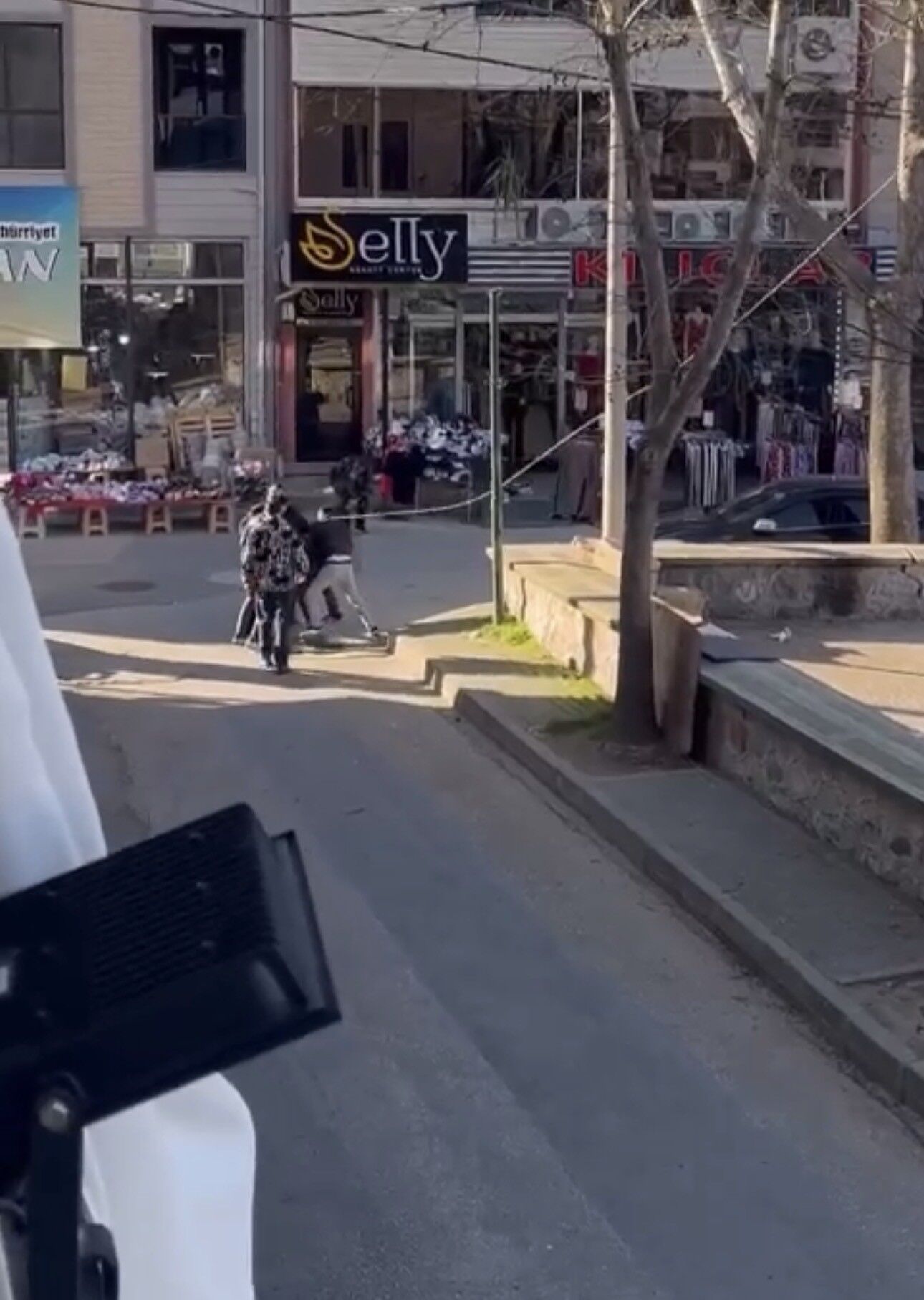 Bursa'da Esnaf Kavgası Boks Ringini Aratmadı (2)