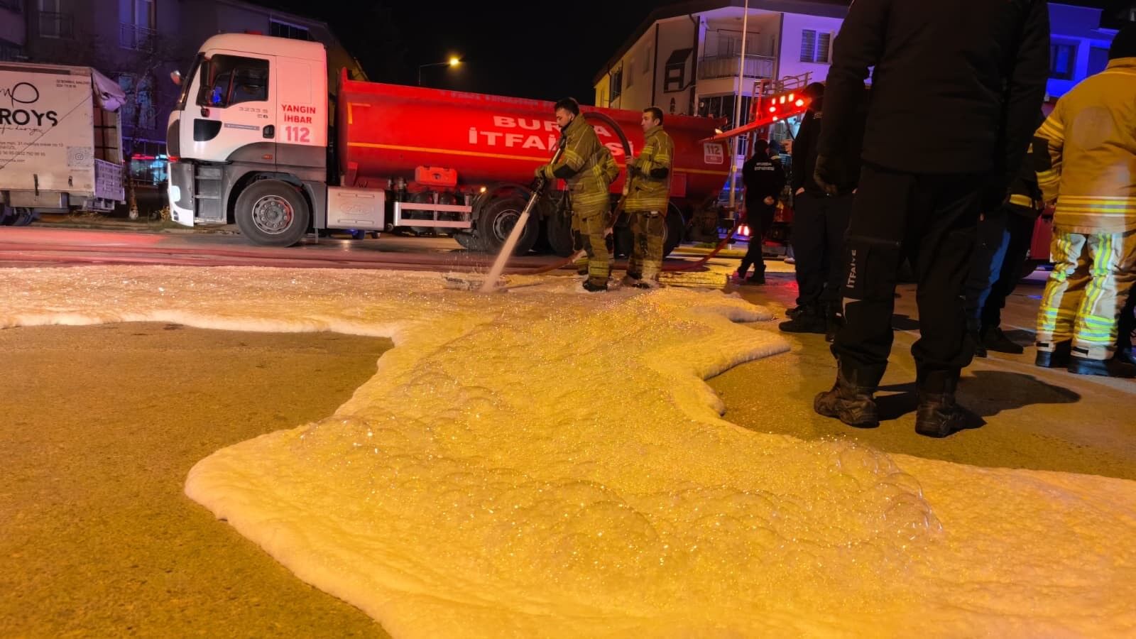 Bursa'da Gaz Paniği Tuvalette Çakmak Patlattı (6)