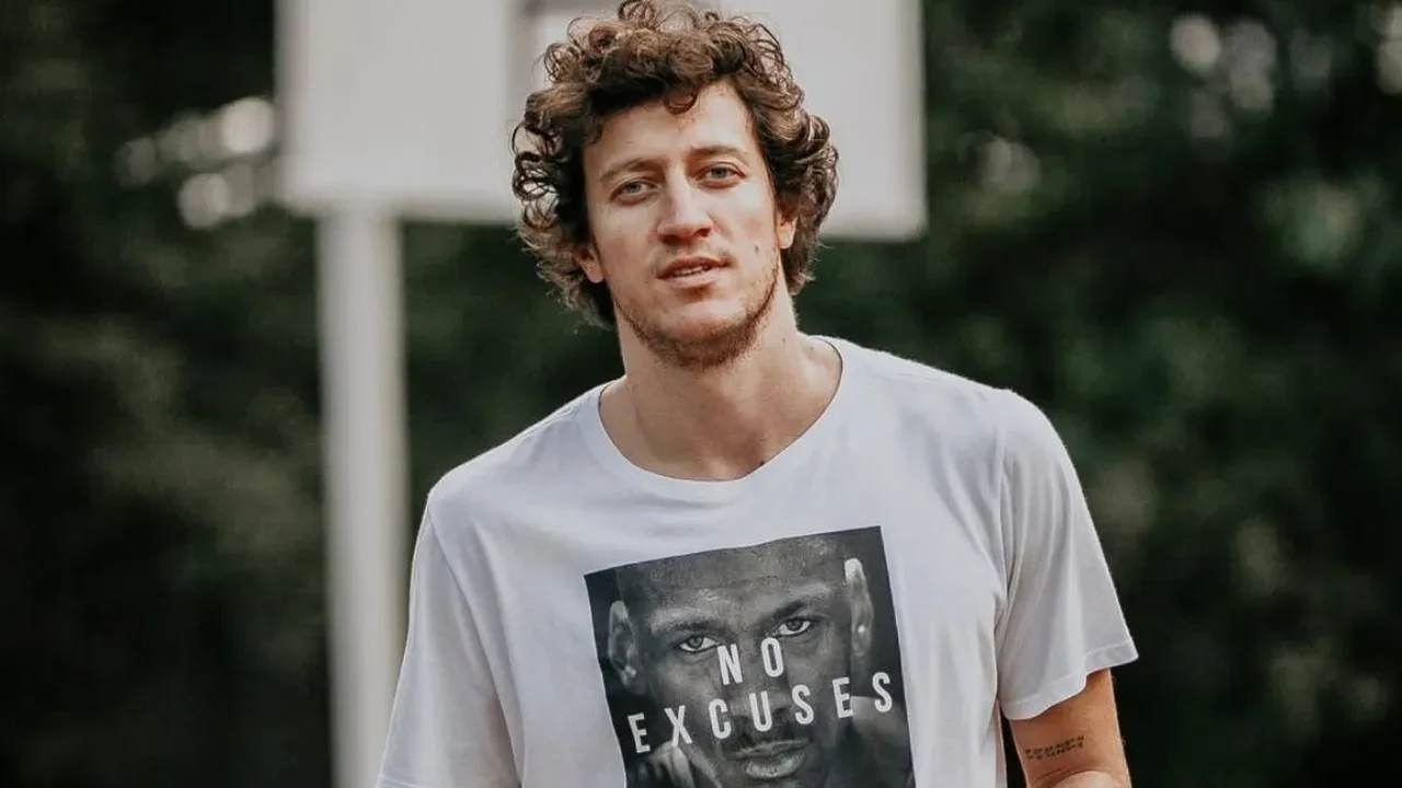 Caner Erdeniz Kimdir