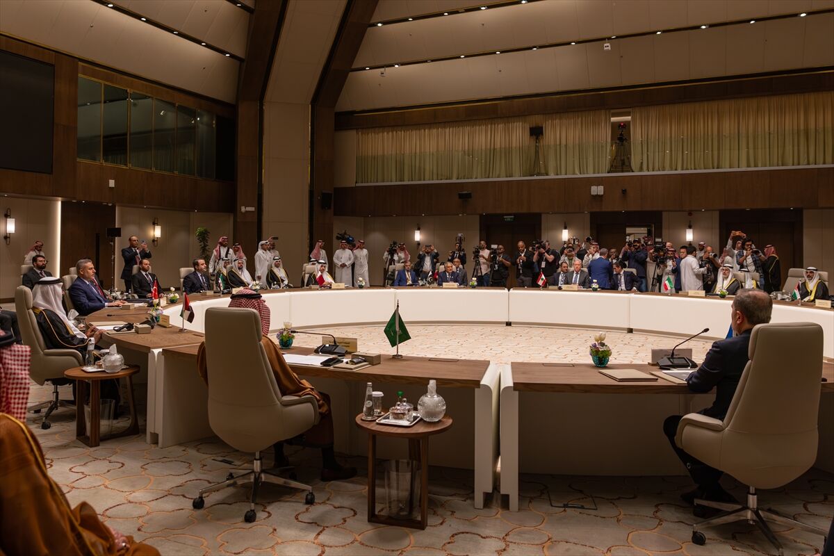 Dışişleri Bakanı Fidan, Suudi Arabistan'ın Ev Sahipliğinde Düzenlenen Toplantıya Katıldı (2)