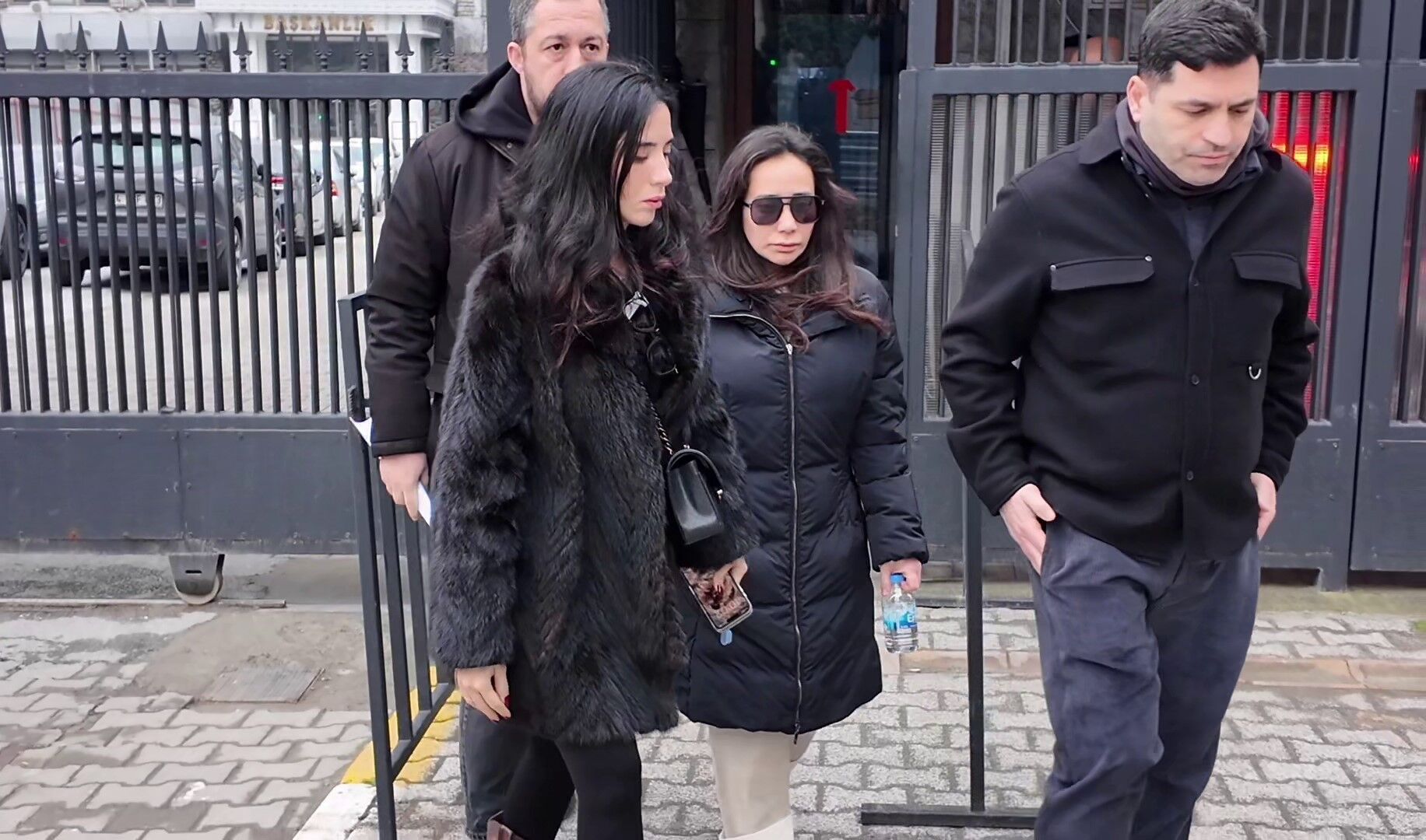 Erol Kosenin Cenazesi Kizi Tarafindan Alindi 3