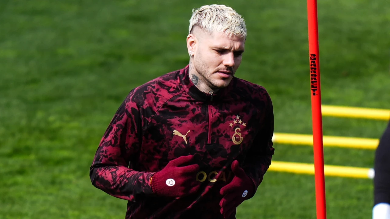 Galatasarayda Canlar Icardi Icin Caliyor Oy0G