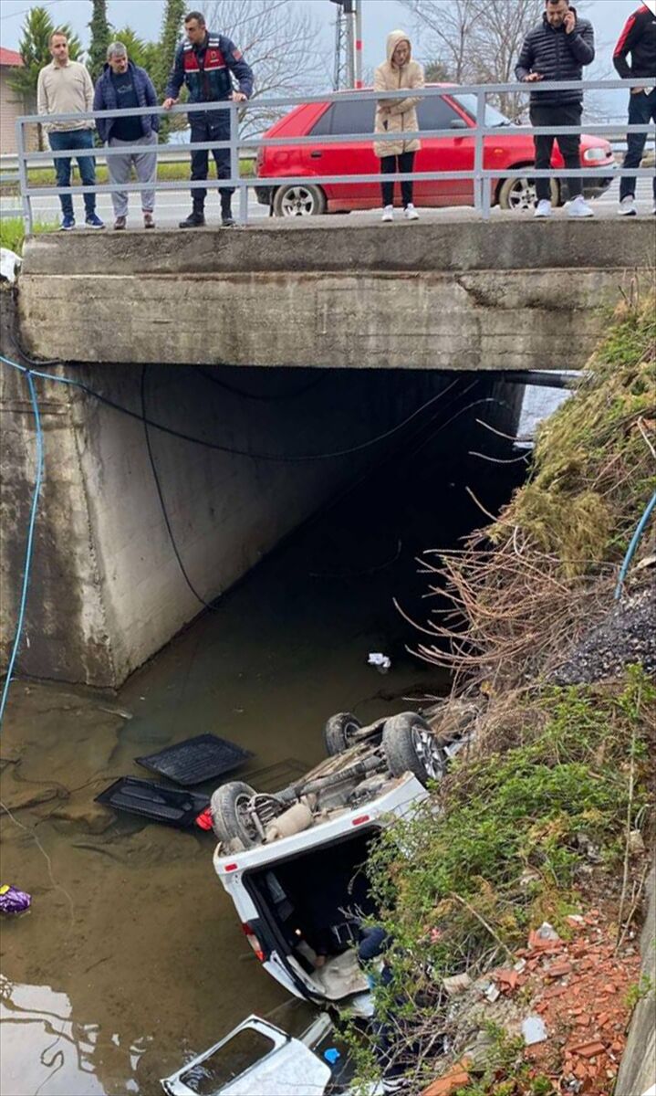 Giresun'da Dereye Devrilen Hafif Ticari Araçtaki 3 Kişi Öldü, 2 Kişi Yaralandı 2