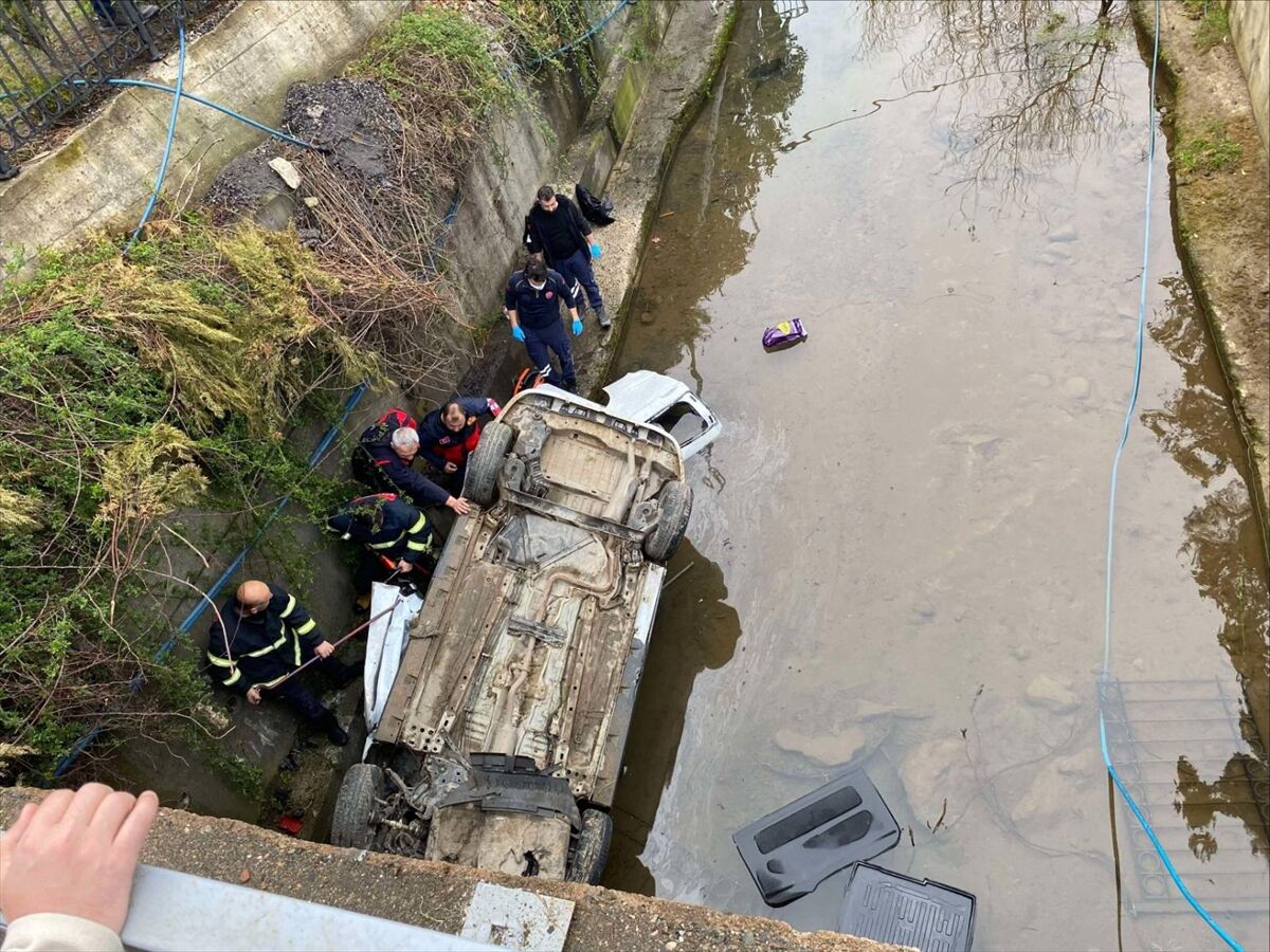 Giresun'da Dereye Devrilen Hafif Ticari Araçtaki 3 Kişi Öldü, 2 Kişi Yaralandı