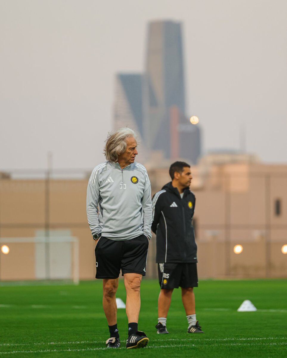 H Cb Wuud W4 A Arf Y T