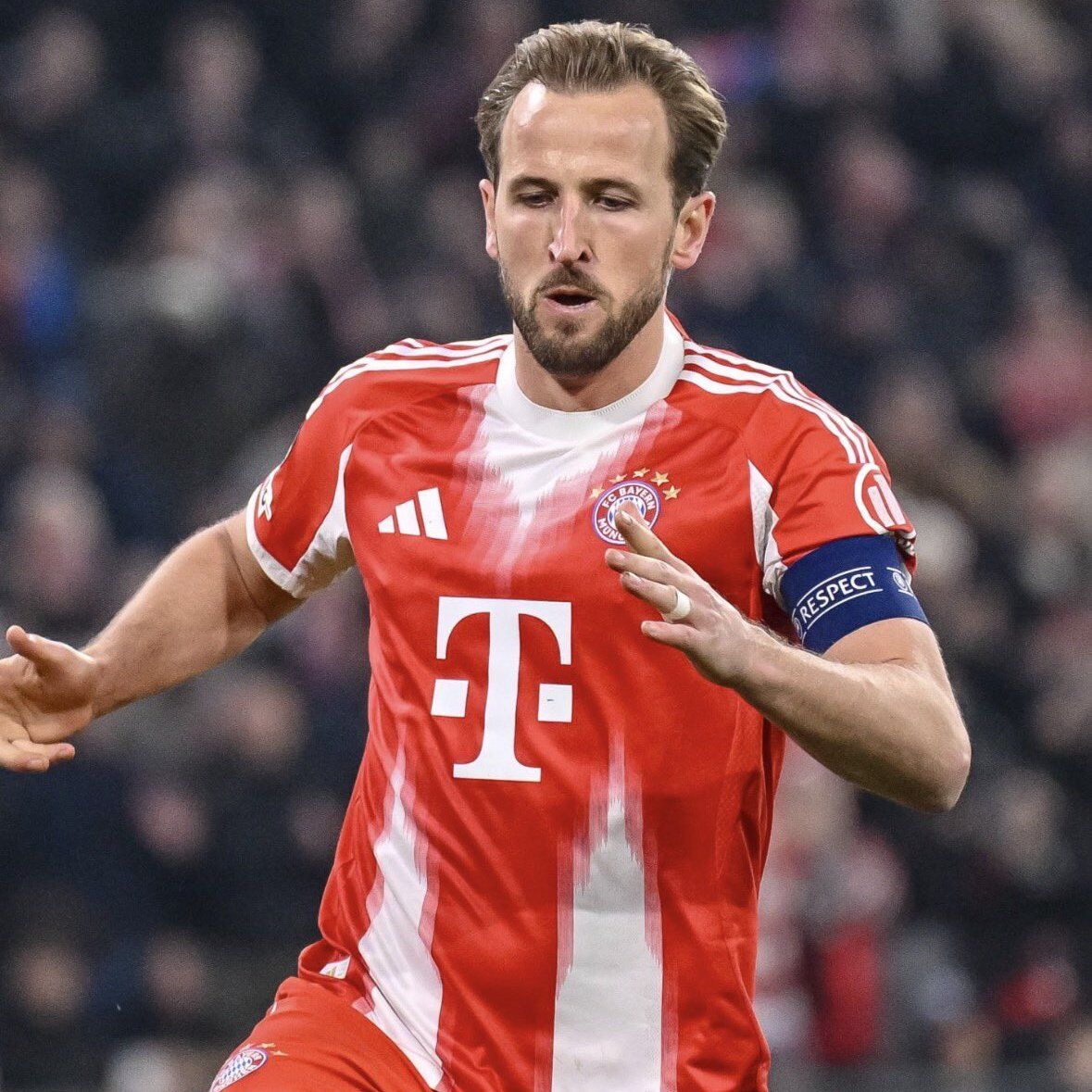 H D C8W M W A A E B4 X9