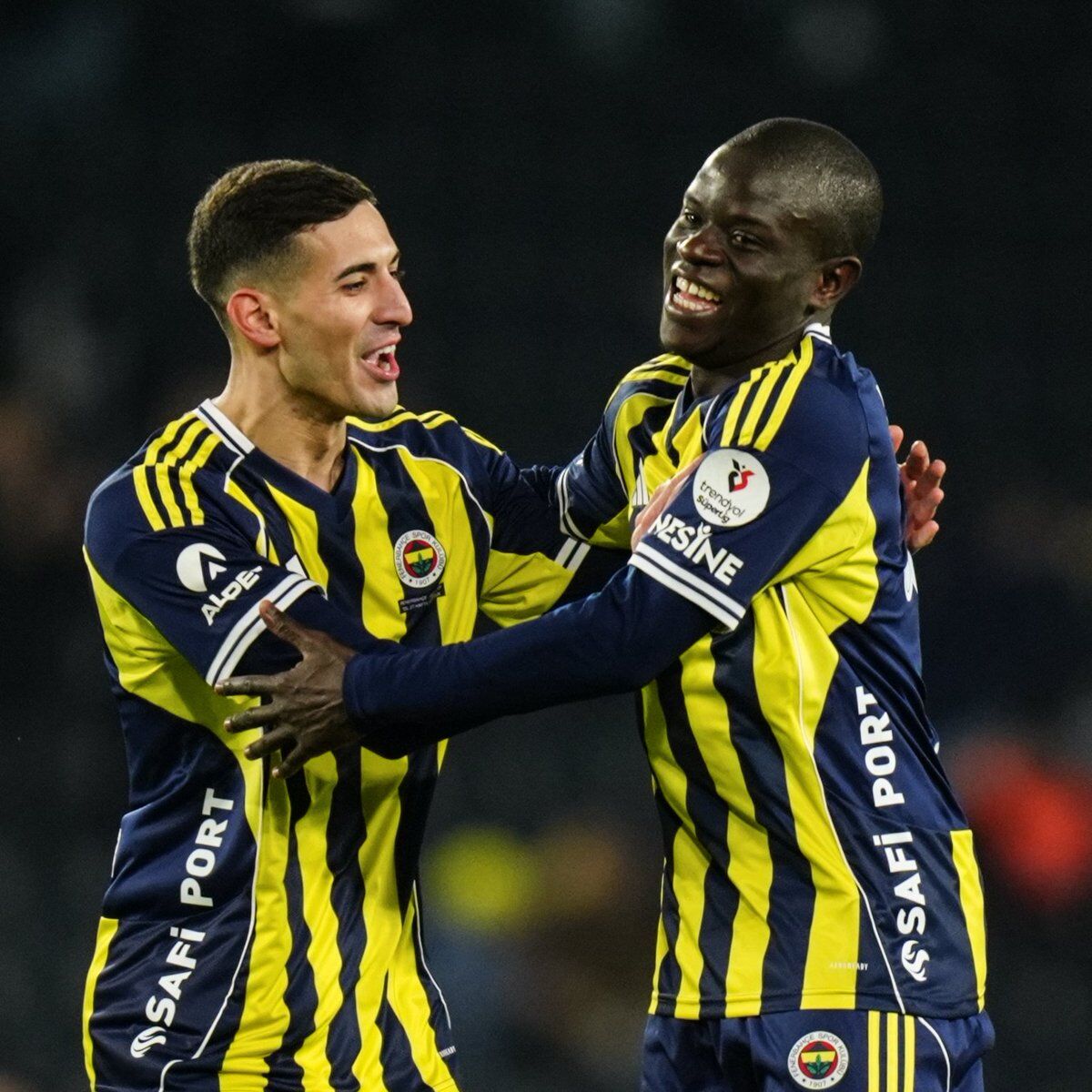 H Doqy Q A U A Ak4 Ga