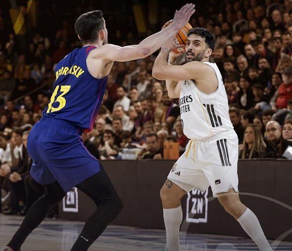 H E Ci3 C W Q A A Kfiy