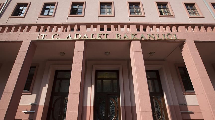 Hakim Isyan Etti Hapse Girmemek Için Doğuruyorlar