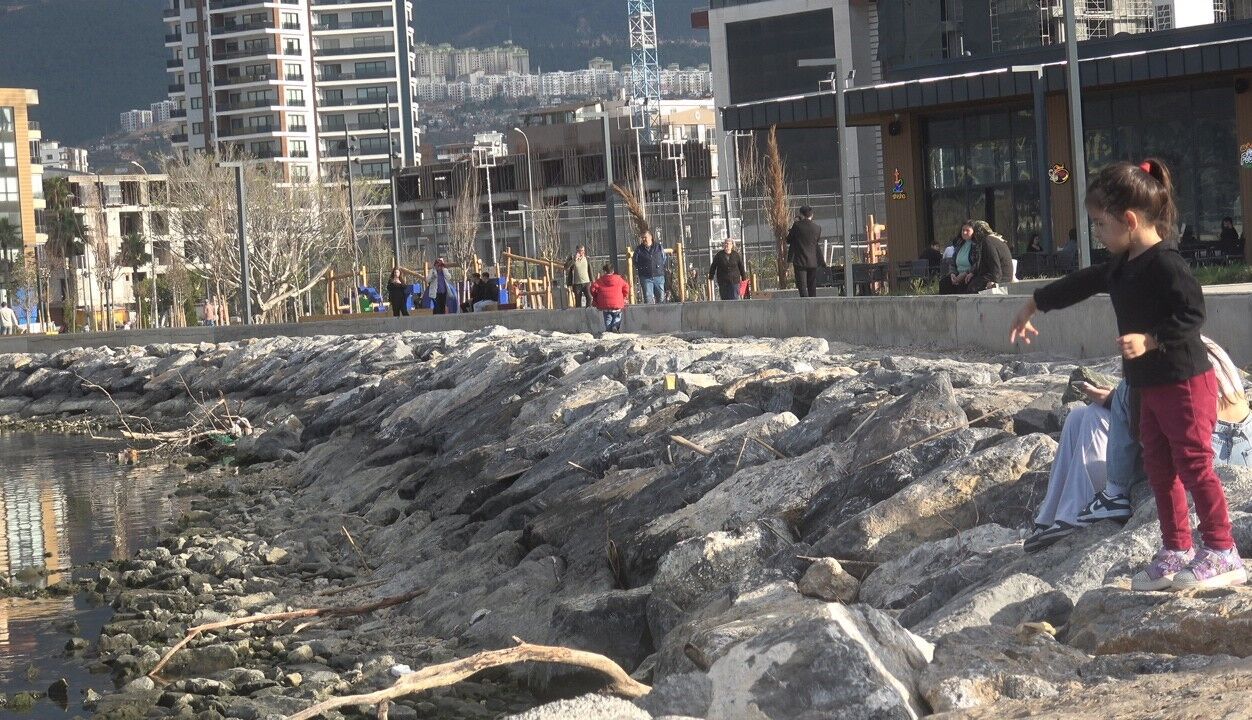 Hatayda Deniz 10 Metre Cekildi 5