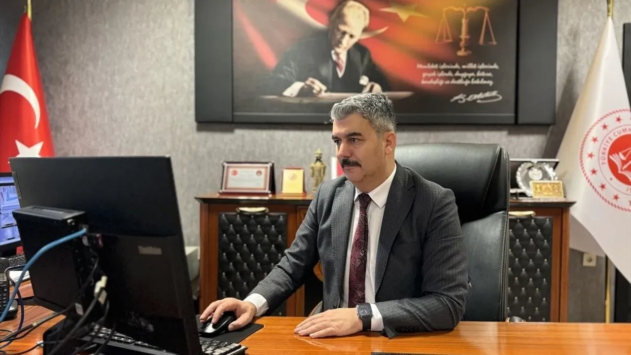 Hazım Aslancı Kimdir