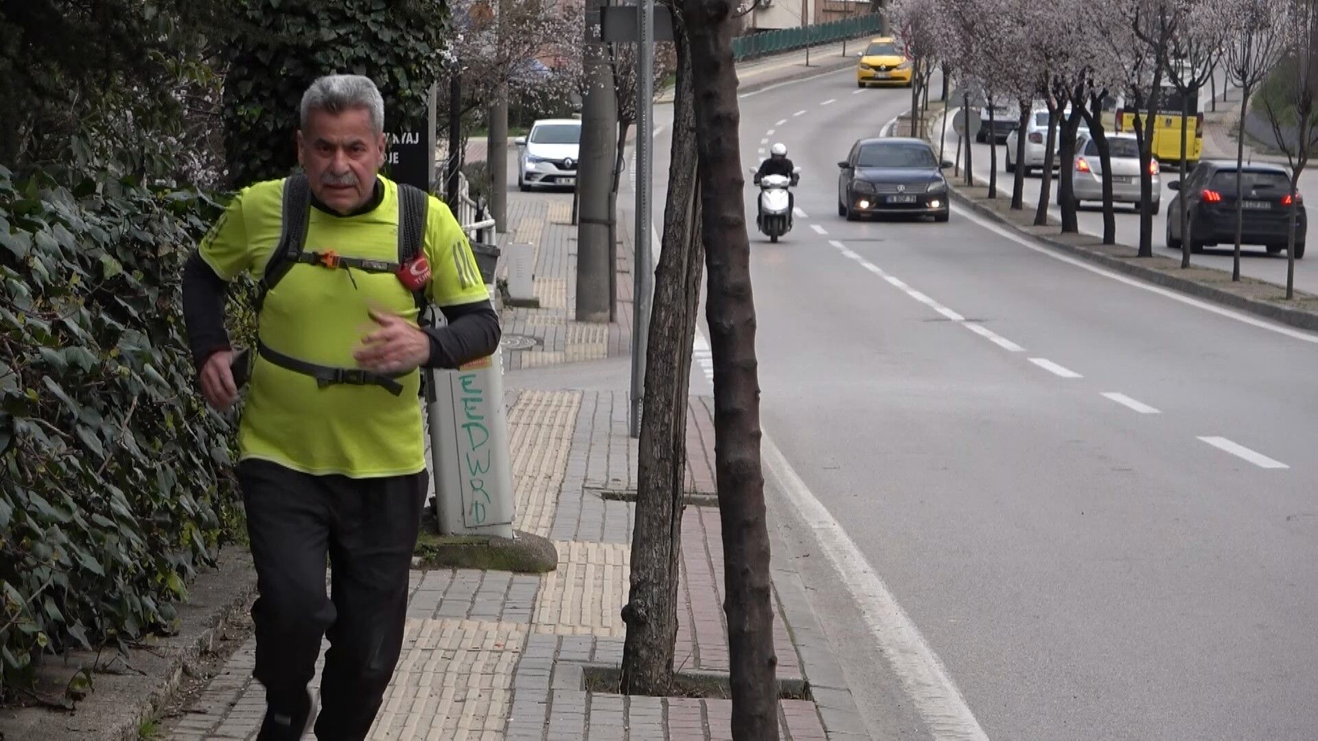 İftara Yetişmek İçin Her Gün 10 Kilometre Koşuyor (3)