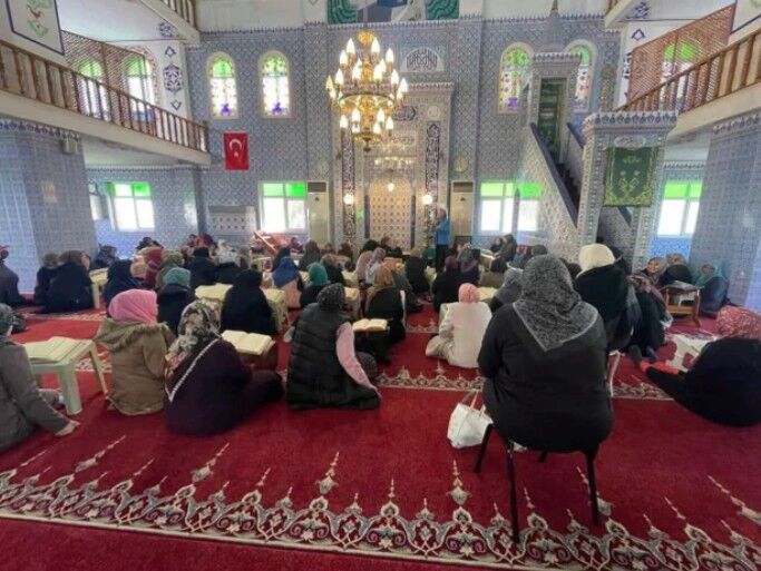 Ilknurünlü7888 (2)