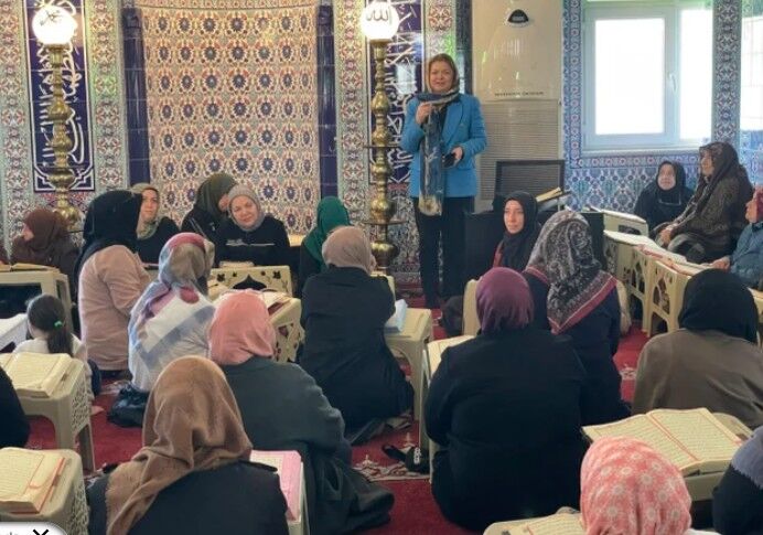 Ilknurünlü7888 (3)