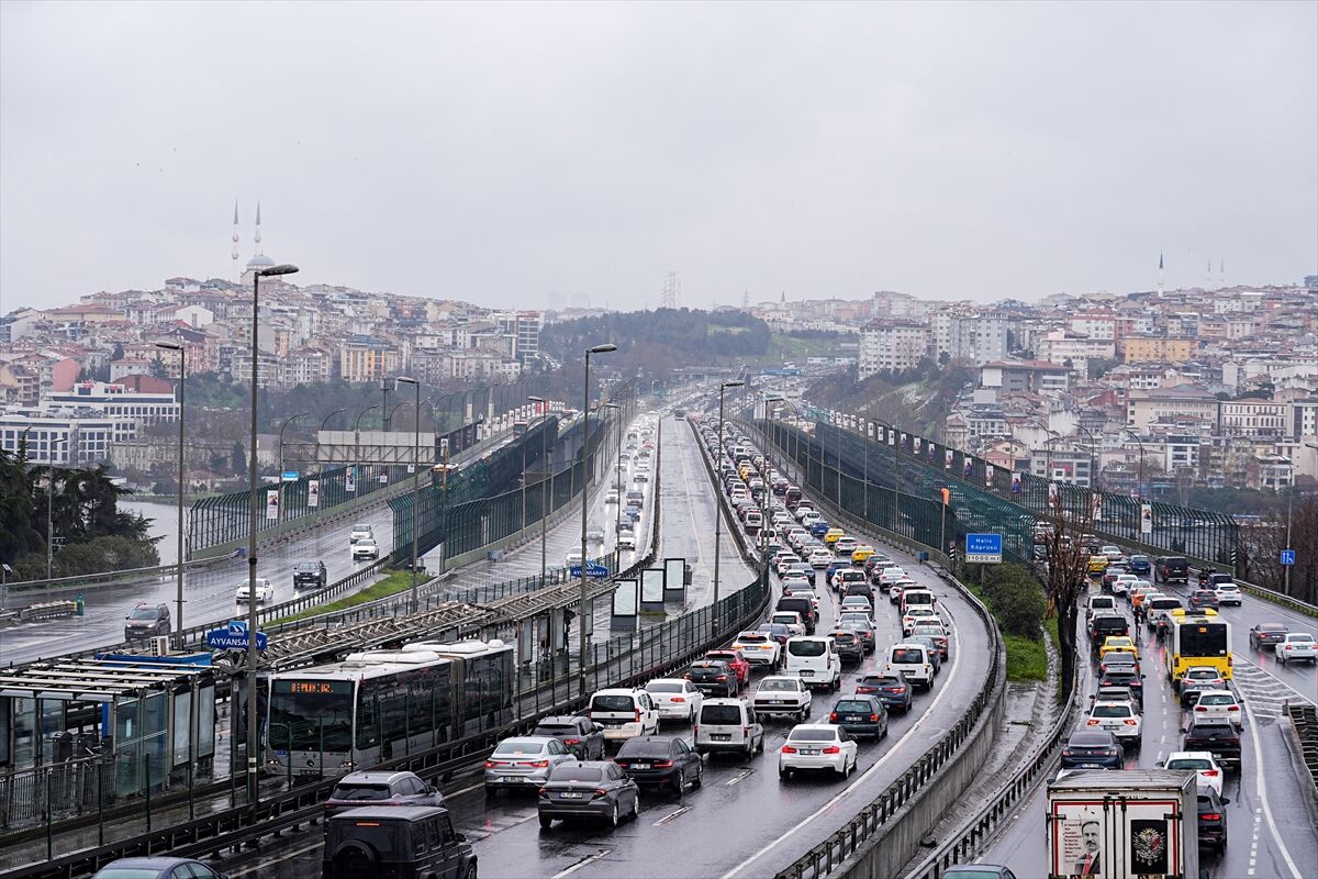 İstanbul'da Bayram Trafiği Yollar Yüzde 76 Kilit! (5)