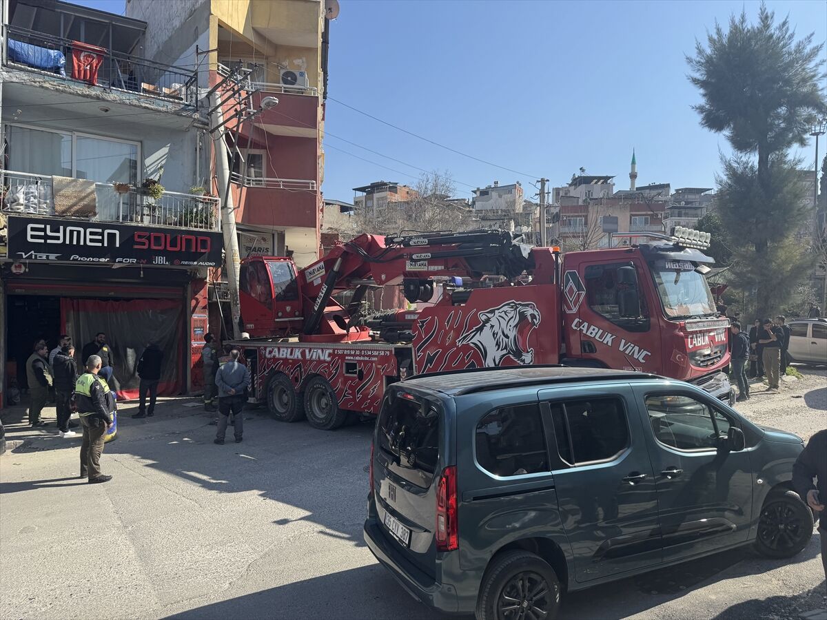 İzmir'de Kıl Payı Facia Araçları Kağıt Gibi Ezdi (3)