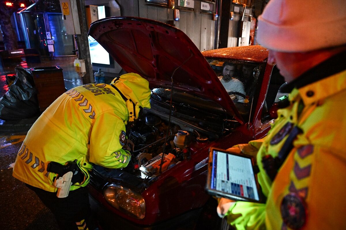 Kadıköy'de Denetim Makas Atan Sürücüye 90 Bin Lira Ceza (3)