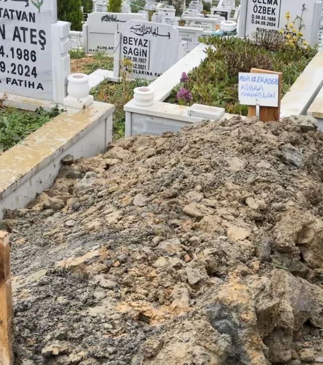 Kübra Karaaslan Mezarı