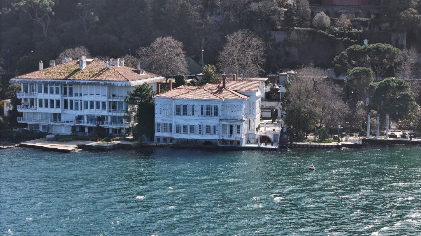 Kurtlar Vadisi Ile Hafızalara Kazınan Yalı Satışta 1