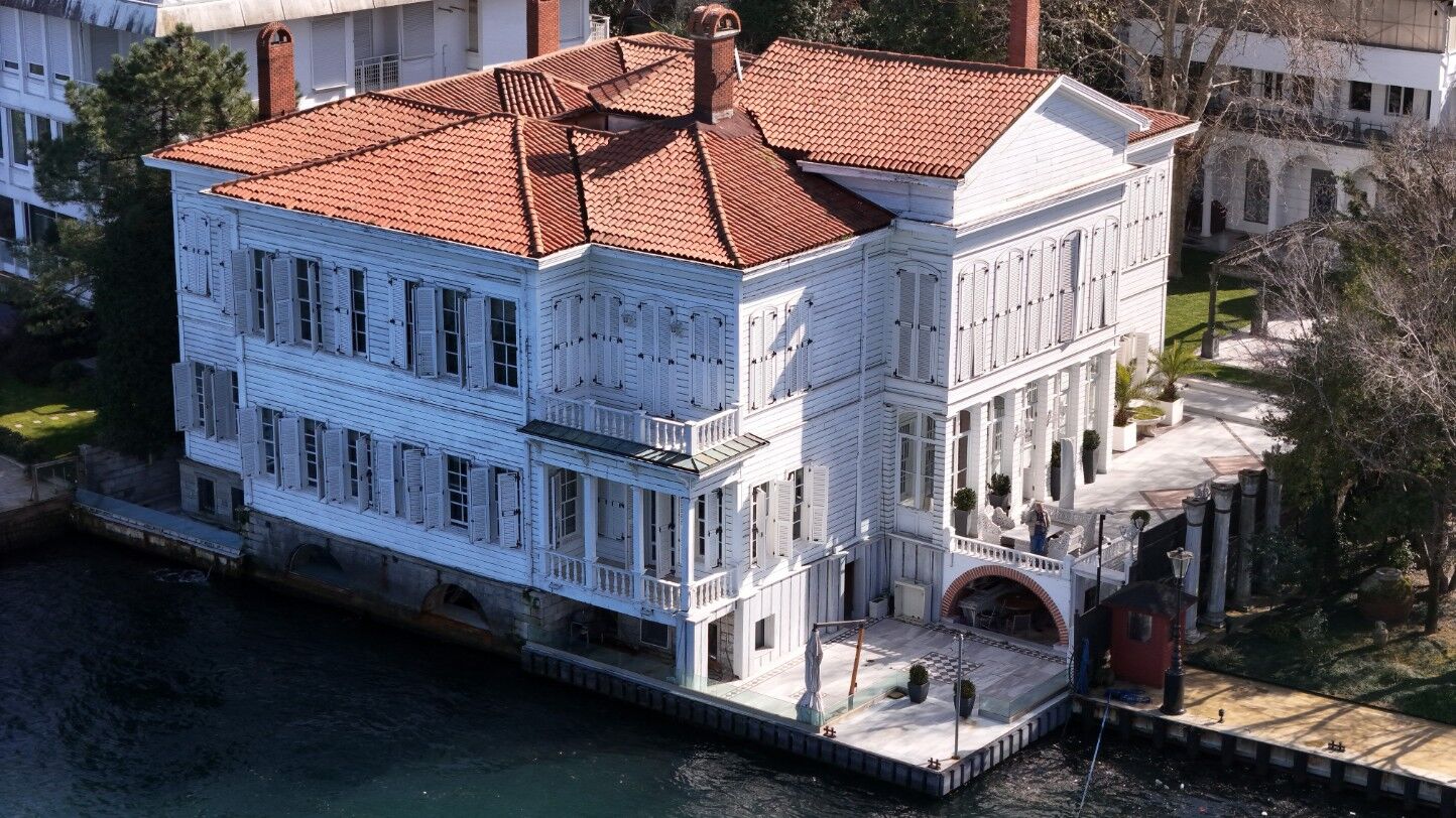 Kurtlar Vadisi Ile Hafızalara Kazınan Yalı Satışta 2