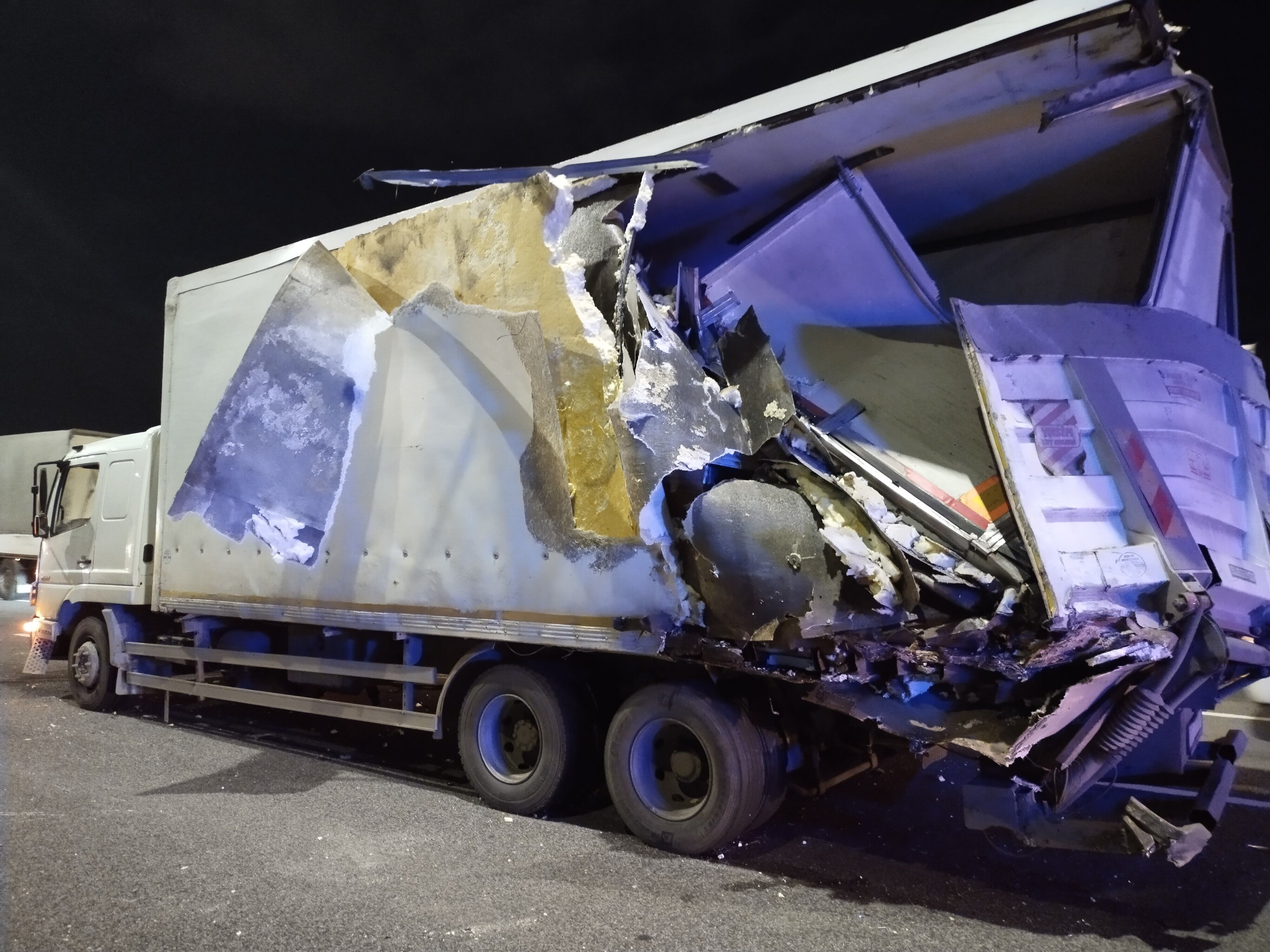 Kuzey Marmara Otoyolunda Yolcu Otobusu Tira Carpti 10 Yarali Istanbul Çekmekoy Kaza (2)