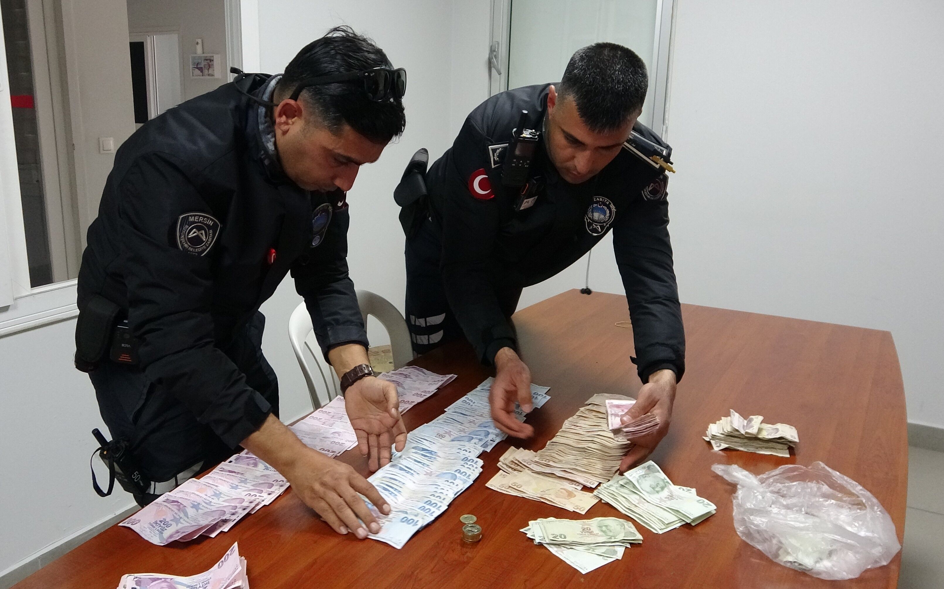 M E R S İ N D İ L E N C İ4522