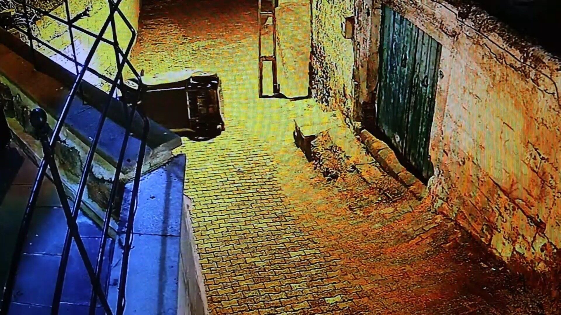 Nevşehir'de Yokuş Çıkamayan Araç Devrildi! (3)