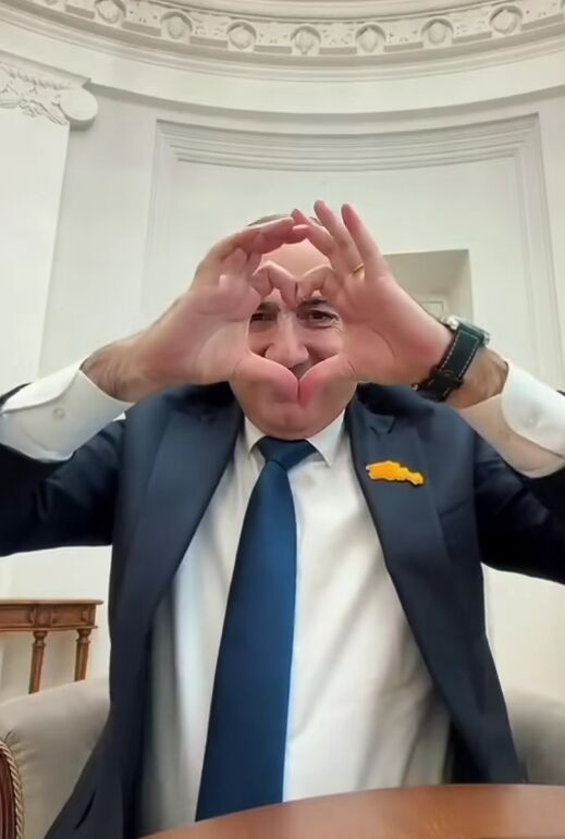 Paşinyan'dan Her Sabah 'Kalpli' Günaydın Mesaisi