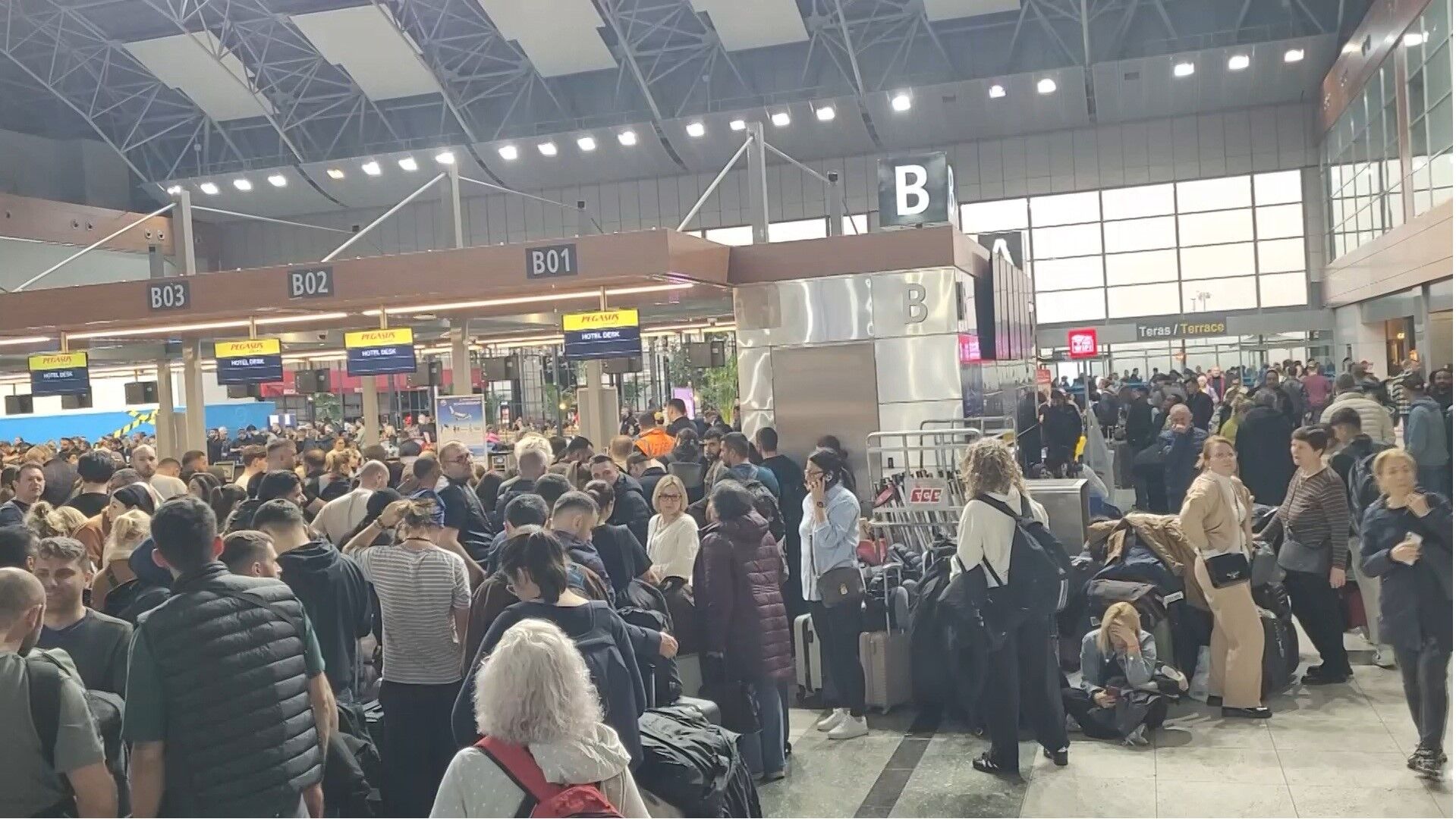 Sabiha Gokcende Hava Muhalefeti Engeli 127 Sefer Iptal Edildi 1