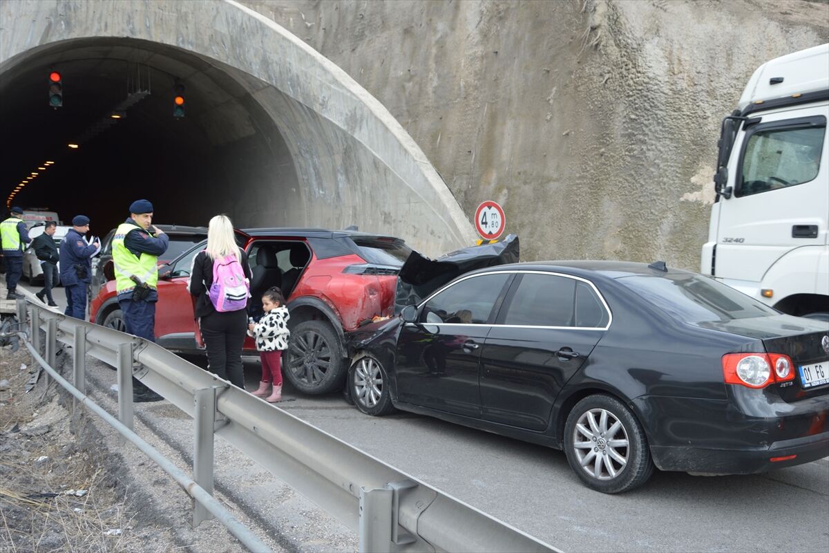 Samsun'da 6 Araçlı Zincirleme Kaza 1 Yaralı (4)