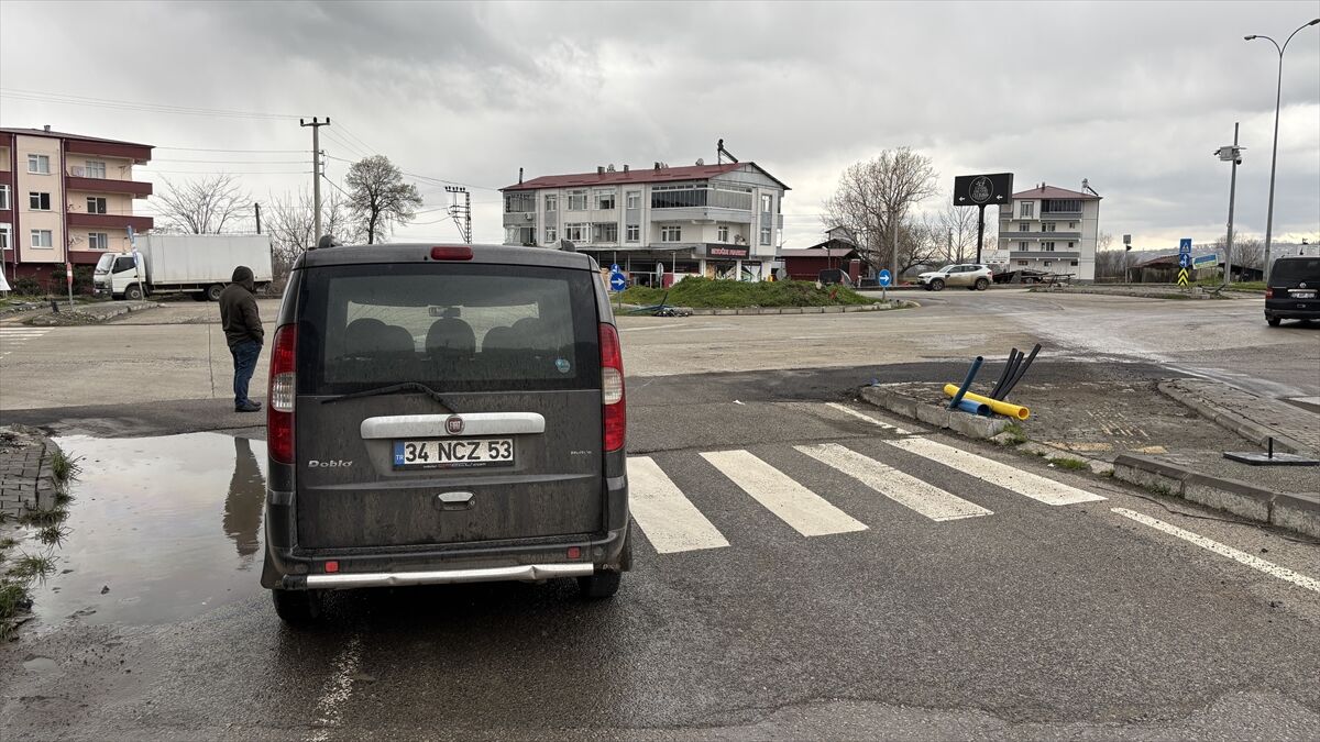 Samsun'da Iki Aracın Çarpışma Anı Kamerada (2)