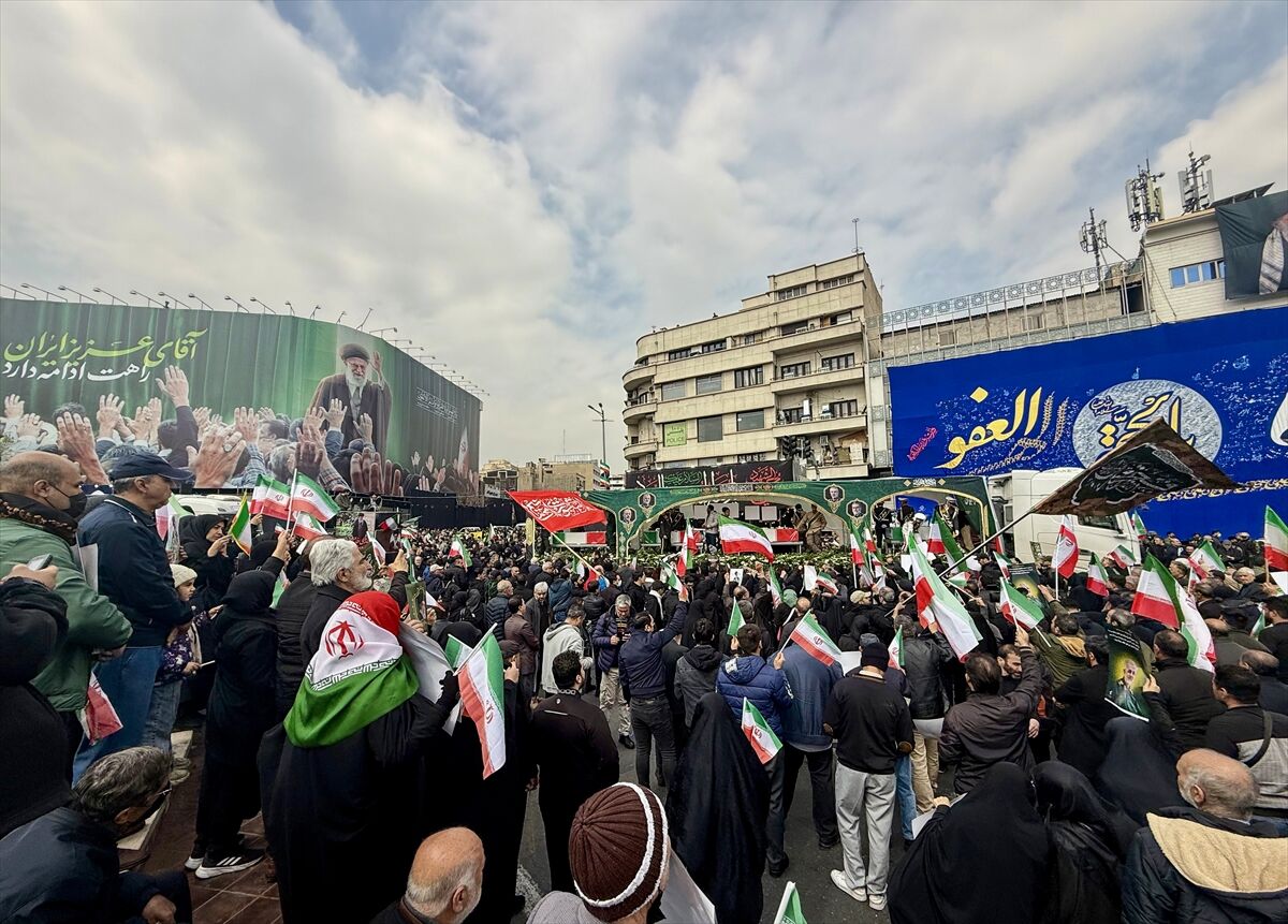 Tahran Cenaze Toreni 3