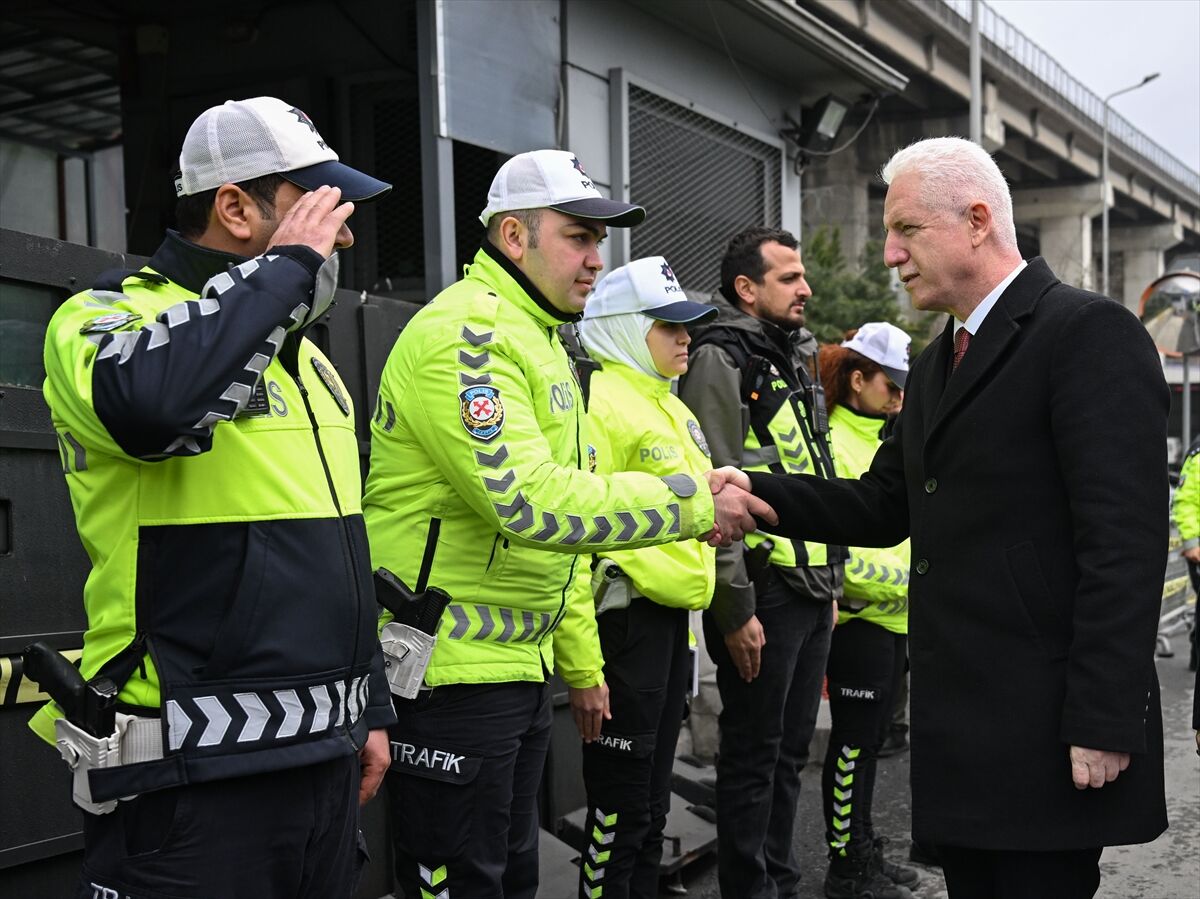 Vali Gül'den Sürücülere 724 Radar Ve Denetim Uyarısı (2)