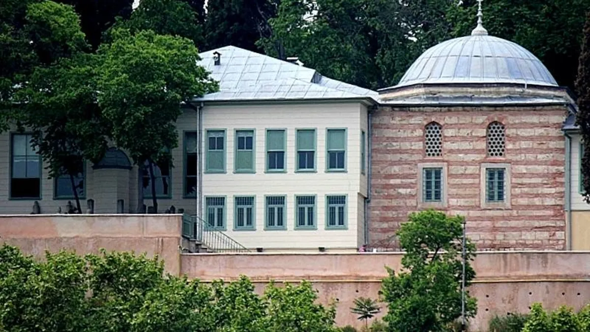 Yahya Efendi Türbesi