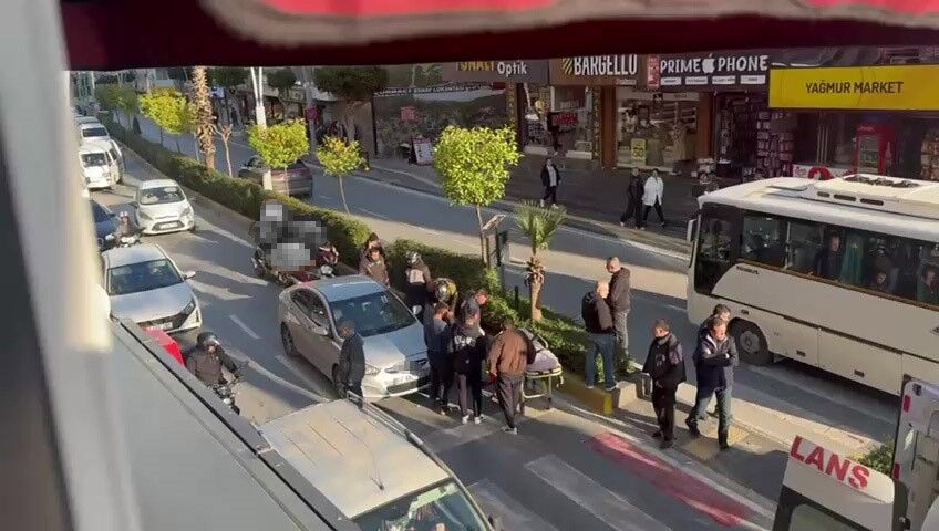 Yaya Geçidinde Yol Veren Otomobile Motosiklet Böyle Çarptı! (4)