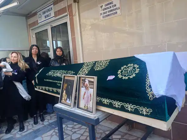 Zeytinburnu Anne Kız