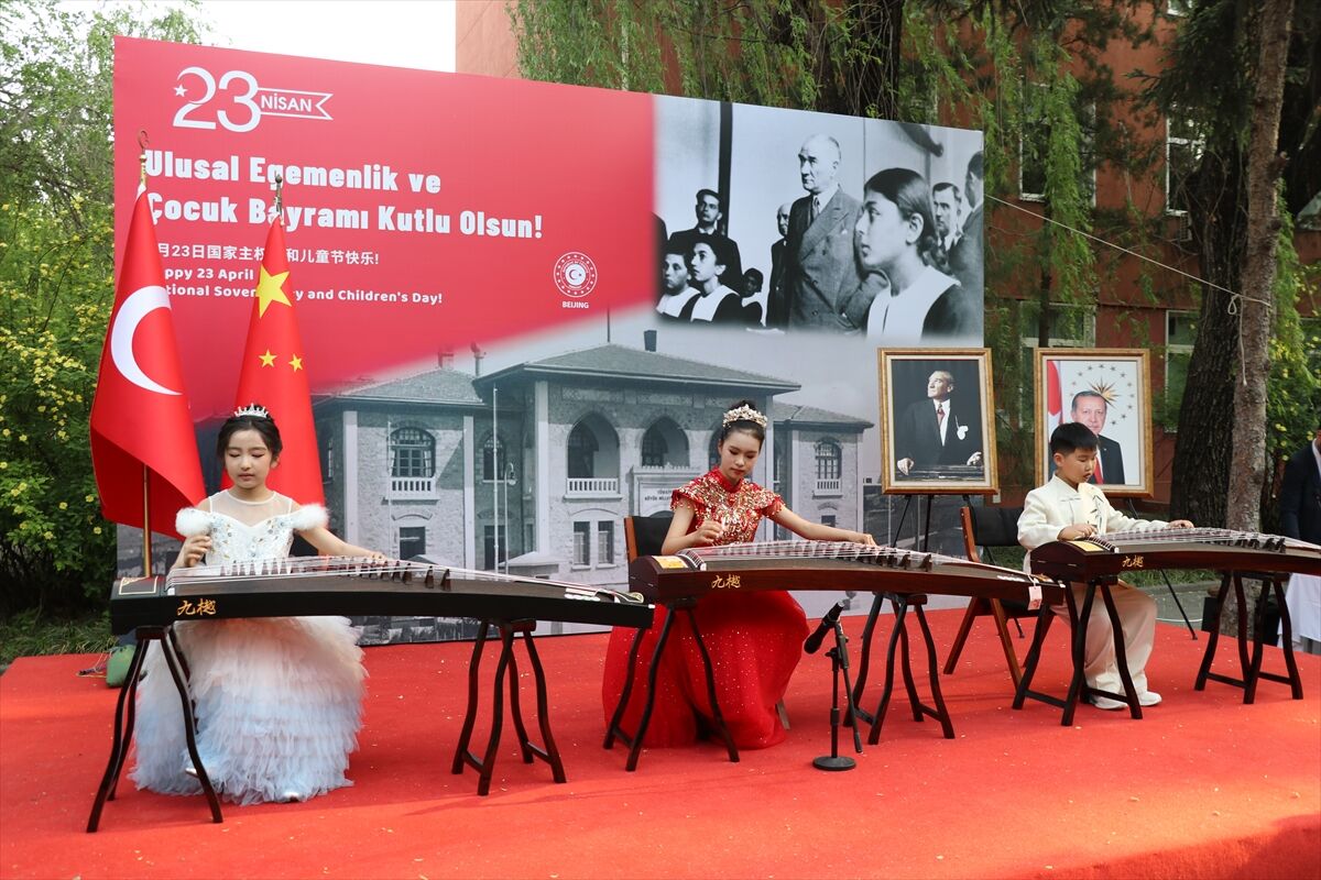 23 Nisan Bayram Coşkusu Sınırları Aşıp Çin'e Uzandı (5)