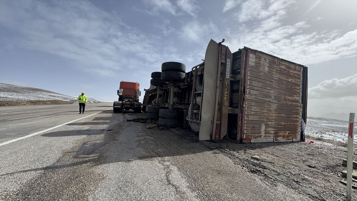 A A 20260404 41011737 41011736 V A N D A D E V R I L E N T I R I N D O R S E S I N D E K I T O N L A R C A K A R P U Z Z A R A R G O R D U