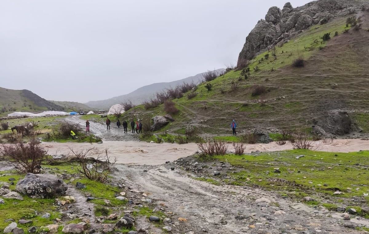 A A 20260412 41088421 41088418 S I I R T T E T A S A N D E R E D E M A H S U R K A L A N M I N I B U S T E K I H A S T A K A D I N H A Y A T I N I K A Y B E T T I