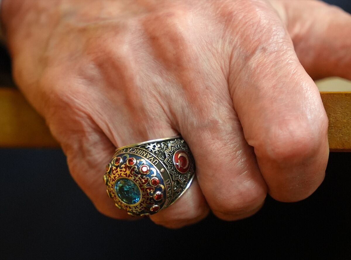 A A 20260421 41167104 41167103 M H P T B M M G R U P T O P L A N T I S I