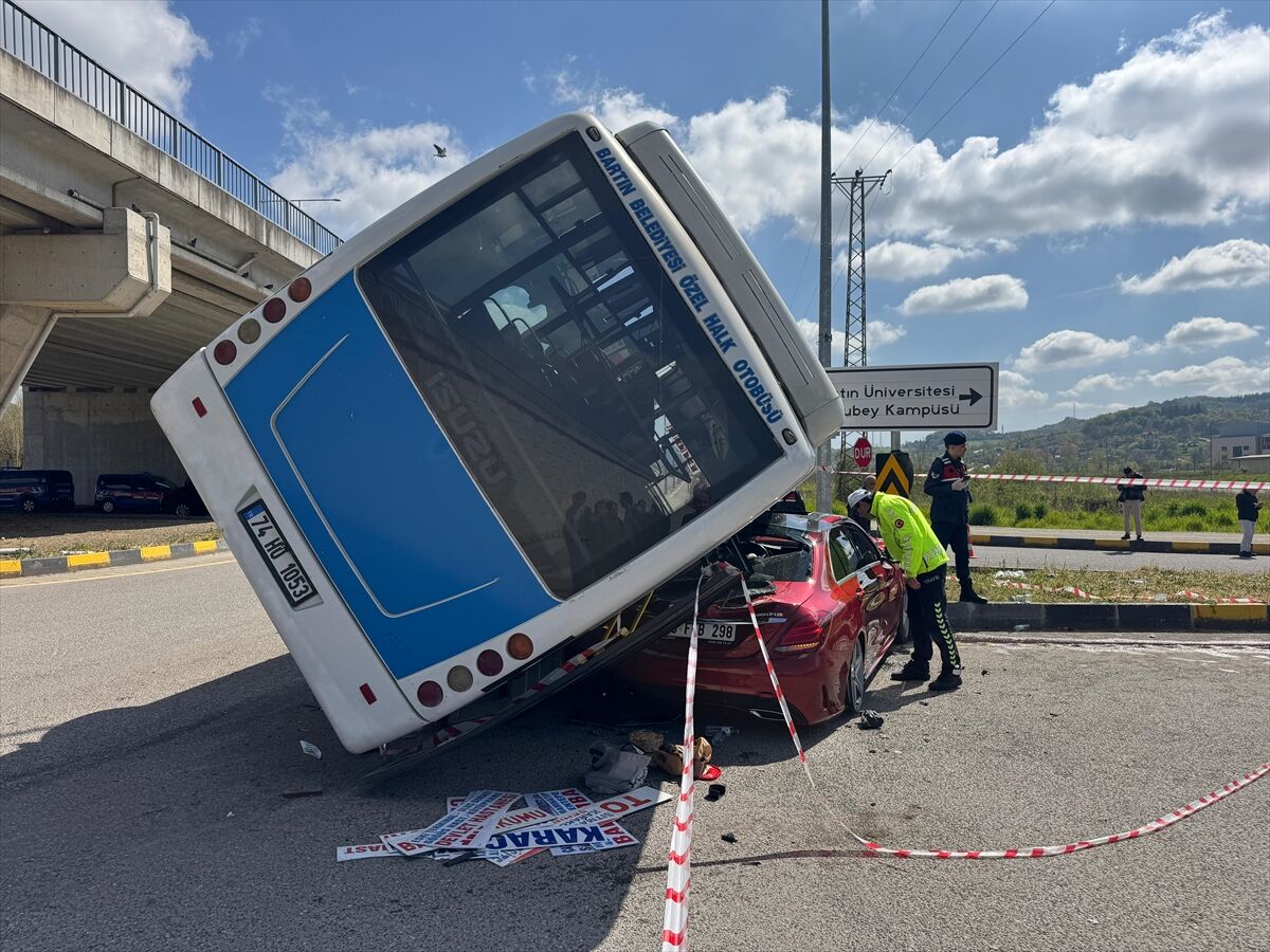 A A 20260429 41238465 41238462 B A R T I N D A B E L E D I Y E H A L K O T O B U S U N U N O T O M O B I L I N U Z E R I N E D E V R I L D I G I K A Z A D A 46 K I S I H A S T A N E Y E K A L D I R I L D I