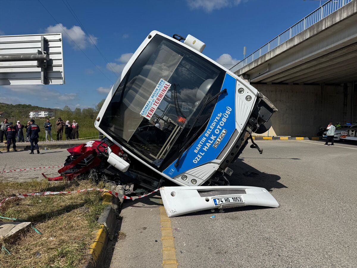 A A 20260429 41238465 41238464 B A R T I N D A B E L E D I Y E H A L K O T O B U S U N U N O T O M O B I L I N U Z E R I N E D E V R I L D I G I K A Z A D A 46 K I S I H A S T A N E Y E K A L D I R I L D I