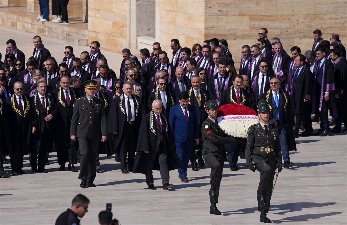 Anayasa Mahkemesi Anitkabiri Ziyaret Etti 2