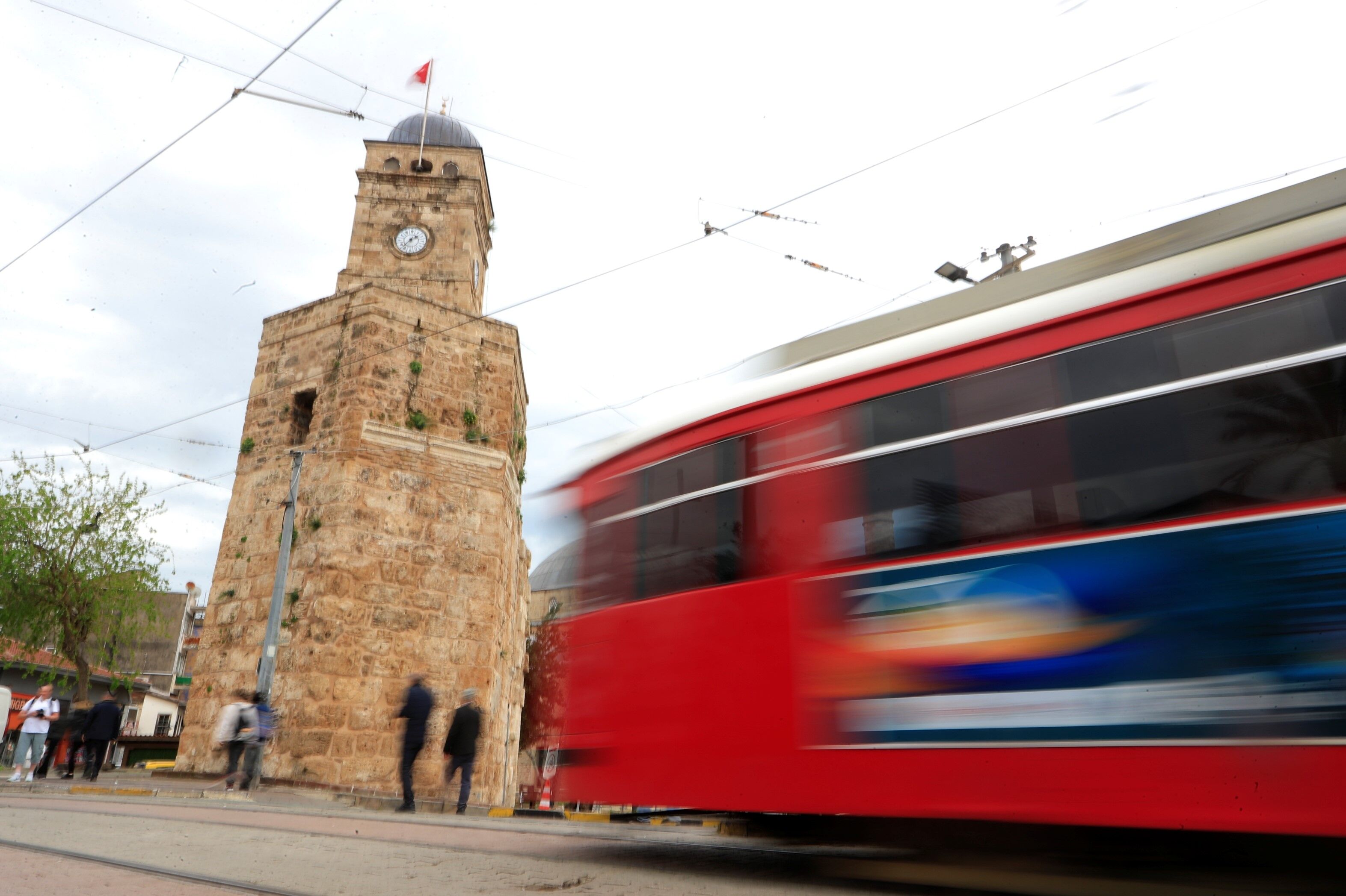 Antalya'nın Tarihi Saat Kulesi Yine Bozuldu (3)