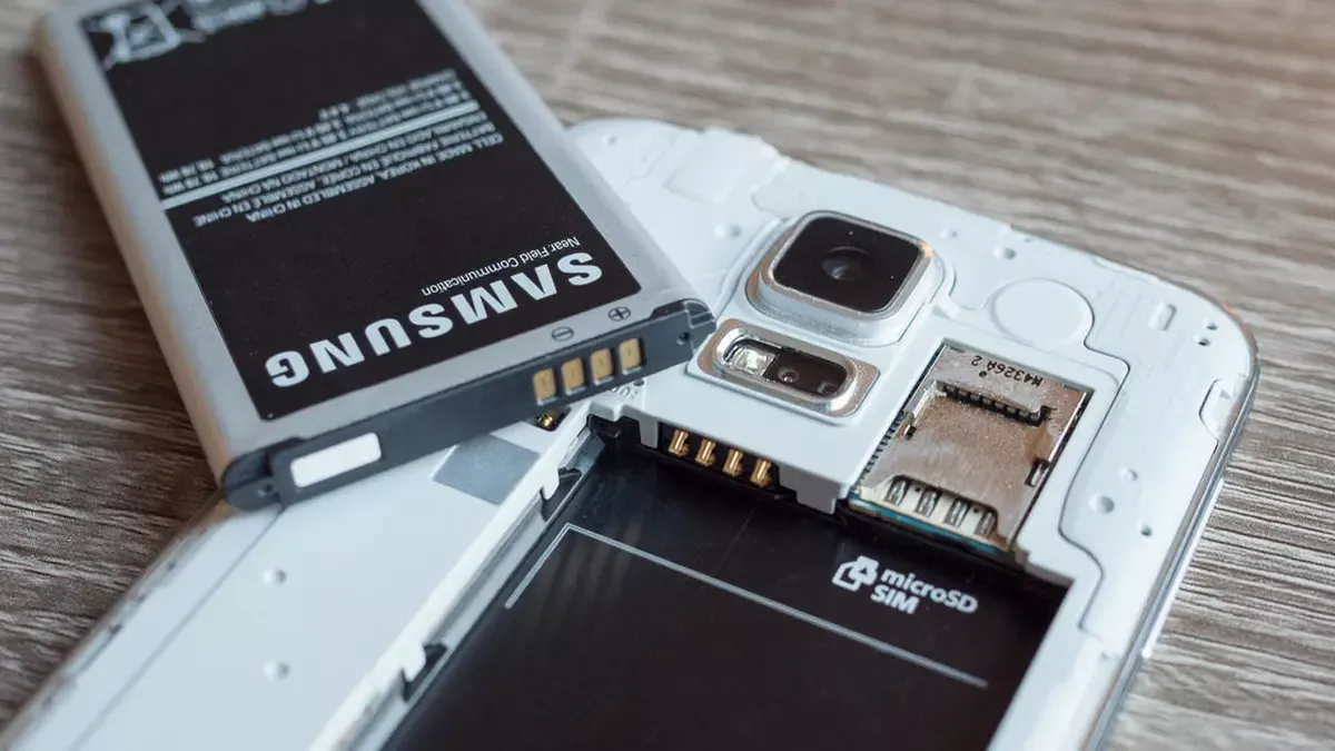 Avrupa'da Çıkarılabilir Batarya Zorunlu Oluyor! (2)