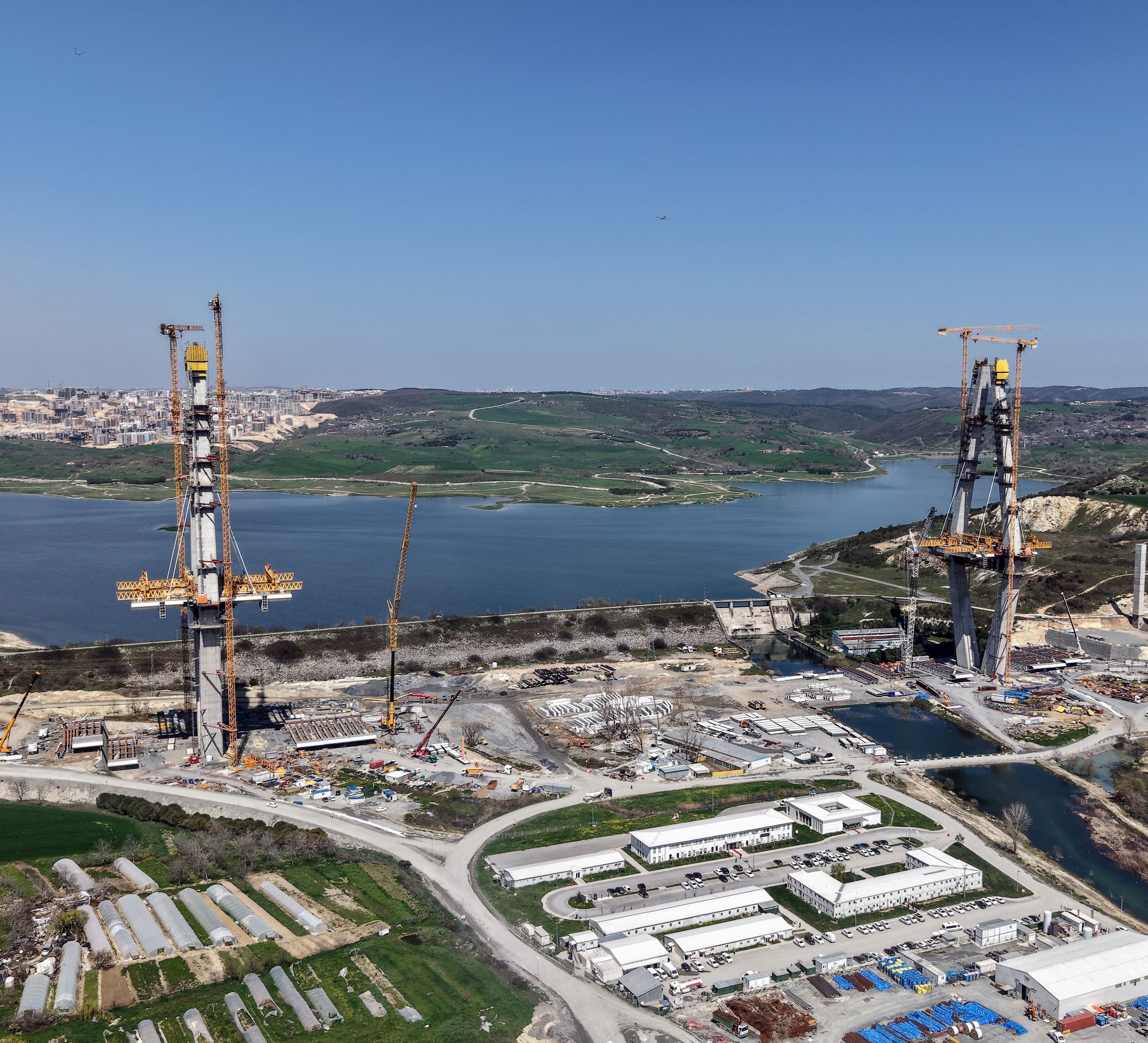 Bir Yanda Dev Proje Diğer Yanda Keçiler! (4)