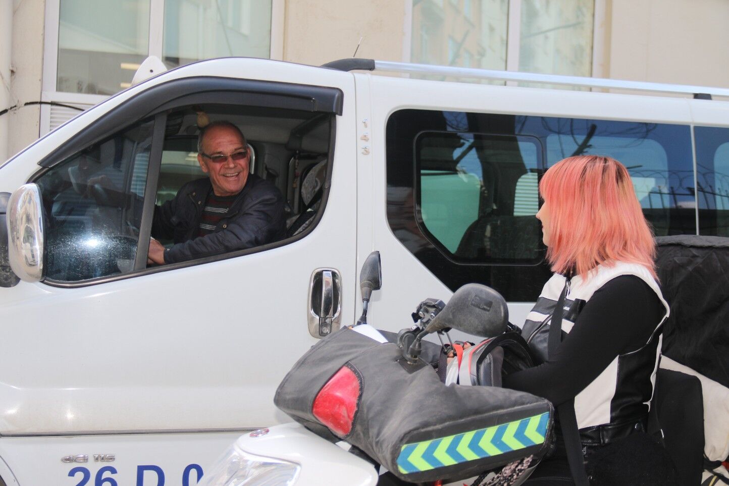 Birkaç Saniyede Gündeme Oturdu Trafikte Türkiye'yi Duygulandıran Karşılaşma 2